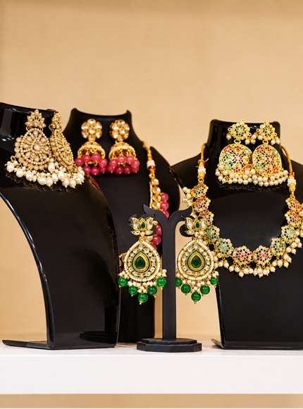 royal-kundan-green-stone-pearl-bridal-jewelry-set